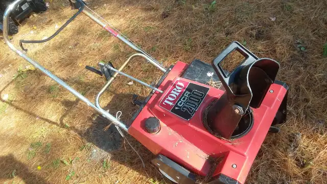 SNOWBLOWERS - THREE plus ONE - ALL for $900 in Snowblowers in Muskoka - Image 11