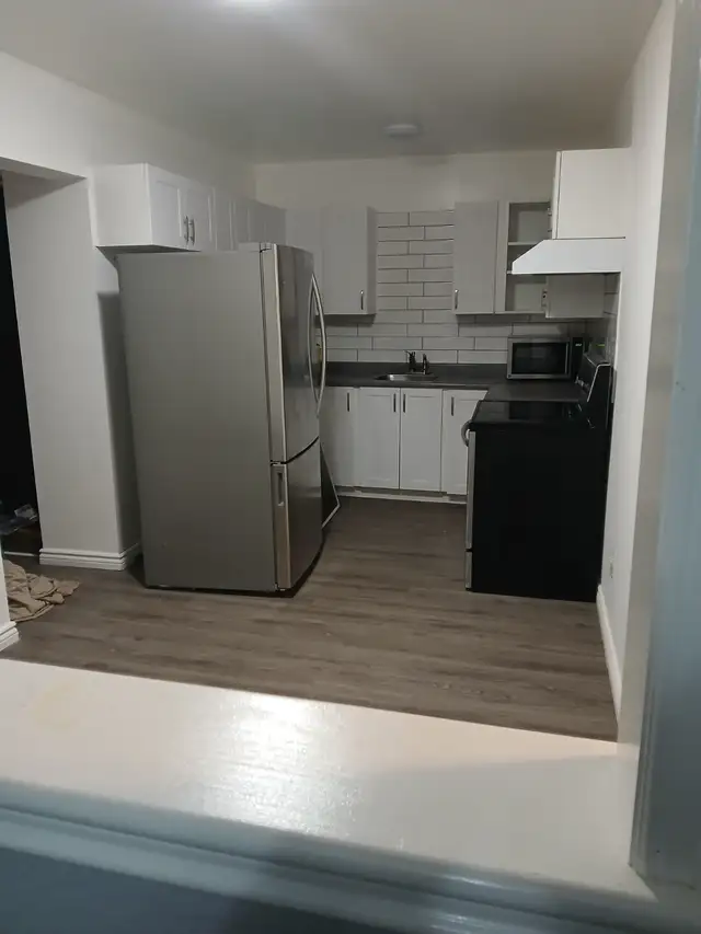 EXECUTIVE FOUR BEDROOM APARTMENT NEWLY RENOVATED