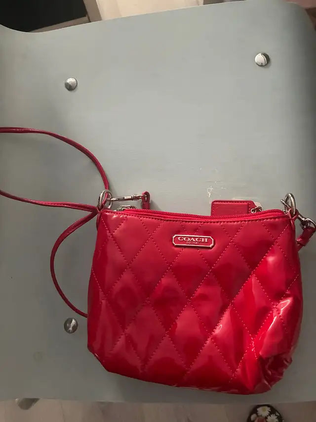 Vintage Coach crossbody bag in Women's - Bags & Wallets in City of Toronto - Image 2