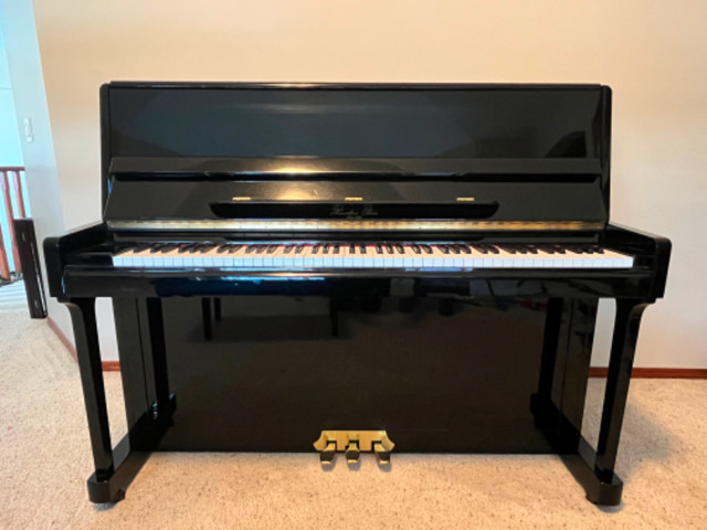 Upright Piano in Pianos & Keyboards in Calgary