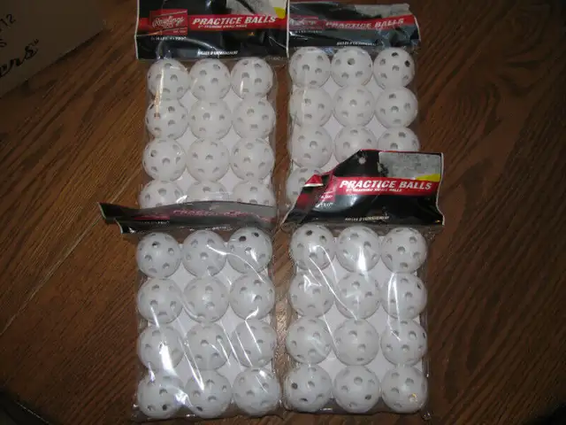 RAWLINGS TRAINING BALLS in Golf in Norfolk County - Image 2