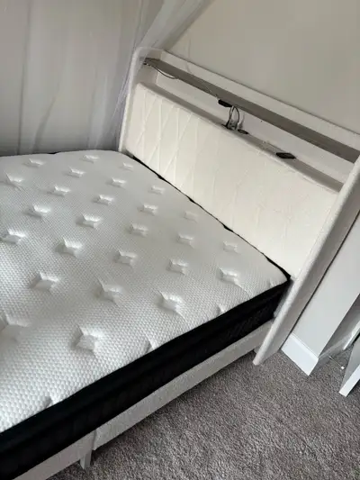 I bought this set brand new full sized bedframe and mattress for my adult daughter only a few months...