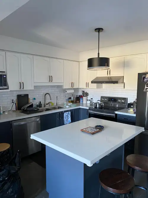 Room for Rent near Columbia and Erbsville— Available Now Until April Location: 690 Zermatt Dr, Water...