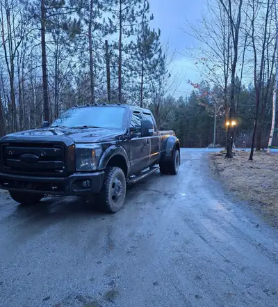 Ford F350 6.7 Diesel 2011 – Double roues / Dually Prêt à travailler Ford F350 2011 6.7L Powerstroke...