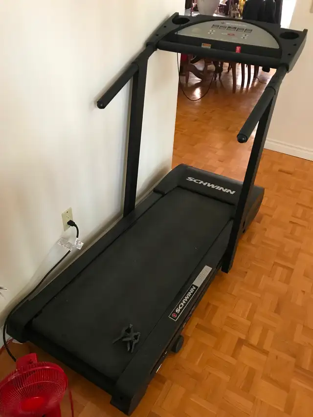 Schwinn Treadmill in Exercise Equipment in Markham / York Region - Image 2