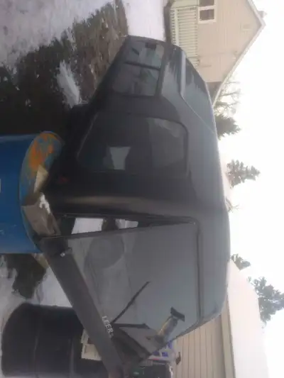 High rise 8ft LEER fiberglass Canopy Purchased new in 2013 for 2003 F350 long box , Still looks new...