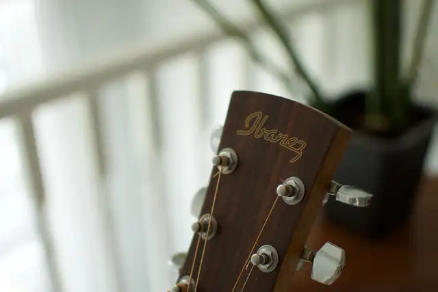 Ibanez R300 Acoustic Guitar in Guitars in Peterborough - Image 3