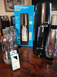 Soda Stream FIZZI  with 3 extra 1 litre containers 