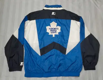 B 8C Here we have a pre owned Toronto maple leafs starter jacket. In adult size XL . still in great...