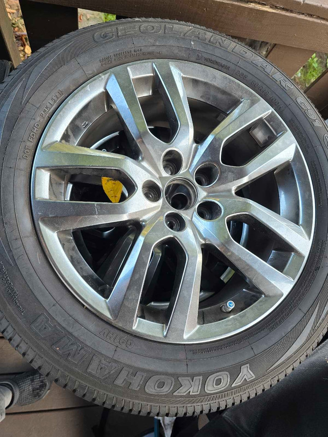 tire set. with. alloy veel. 225/60/18 in Tires & Rims in Mississauga / Peel Region