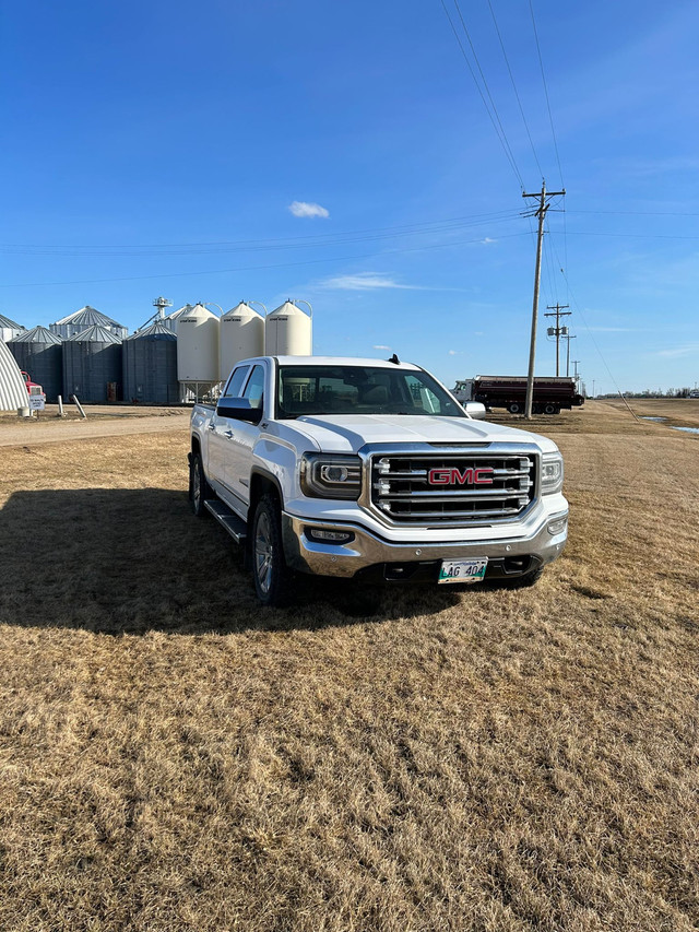 2017 GMC Sierra  in Cars & Trucks in Portage la Prairie