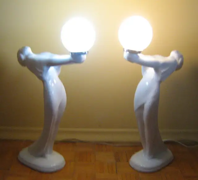 VINTAGE LARGE WHITE CERAMIC ART DECO NOUVEAU LADY FIGURINE LAMPS in Indoor Lighting & Fans in City of Toronto - Image 4