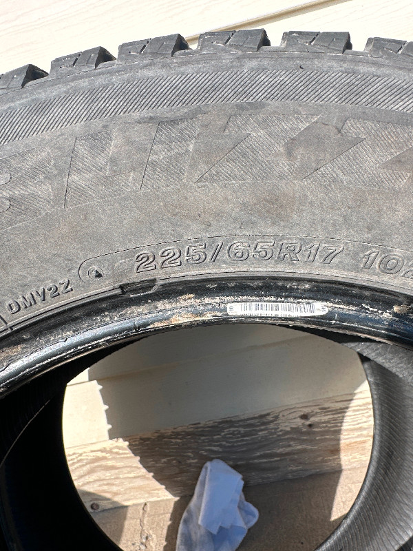 225/65R17 Blizzak DM-V2 winter tires for sale set of 3 tires in Tires & Rims in Calgary - Image 2