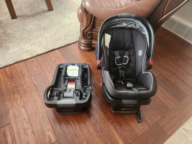 Graco car seat in Strollers, Carriers & Car Seats in Hamilton - Image 3