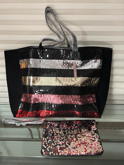 Victoria's Secret Tote Bag with Logo and cosmetic bag in Women's - Bags & Wallets in City of Toronto - Image 2