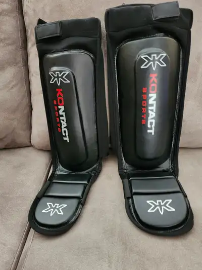 MMA Black shin guards L/XL NEW, View more