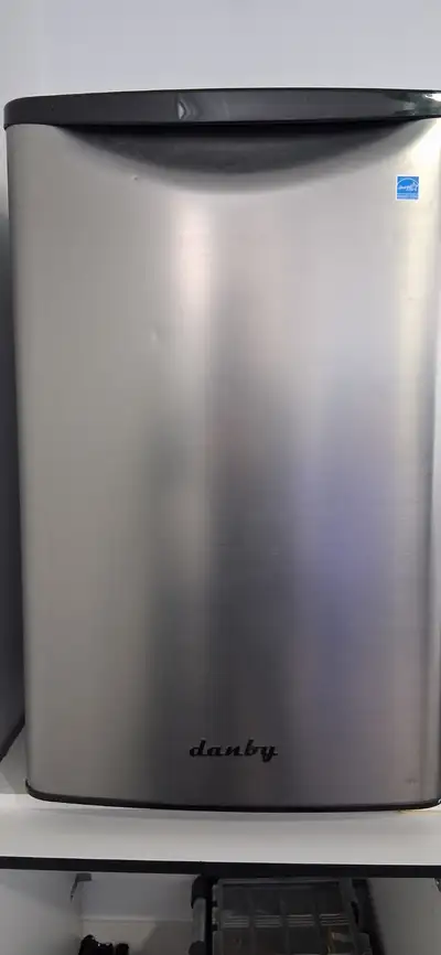 Danby 3.3 cu. ft. mini fridge ( Cash Only, No Scams), View more