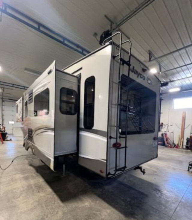2020 Jayco 27 ft Fifth Wheel in RVs & Motorhomes in Barrie - Image 3