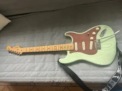 Fender ensemble guitare et ampli, View more