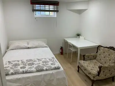 LARGE ROOM FOR RENT NEAR HUMBER NORTH: KIPLING & WESTHUMBER
