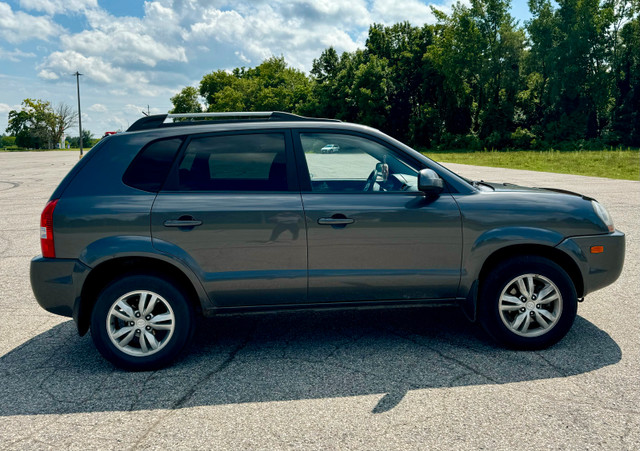 2009 Hyundai Tucson for Sale! in Cars & Trucks in Norfolk County - Image 4