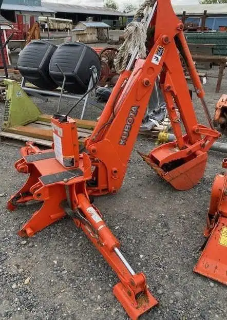 Kubota BH 65 Backhoe Attachment in Farming Equipment in Fort St. John - Image 3