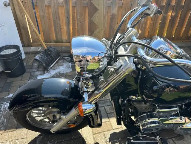 2008 SUZUKI MOTORCYCLE VL8 in Motorcycle Parts & Accessories in Mississauga / Peel Region - Image 9