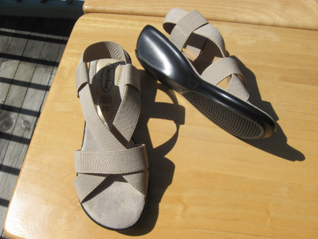 SANDALES Femme Women SANDALS  NATURALIZER, VERONA LINEA Gr 6 1/2 dans Femmes - Chaussures  à Ville de Montréal - Image 3