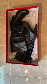 Guess Black Leather Zip Up Slouch Boots Size 6.5 M Women