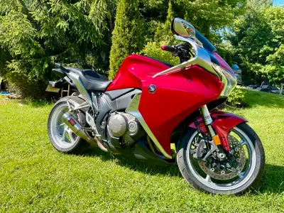 ️2010 Honda VFR1200F – Rare V4 Sport-Tourer 72,000 km | Clean, Loaded, and Ready to Ride Up for sale...