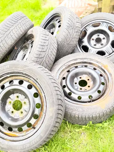 8 winter tires on rims 5.114.3 bolt pattern 205/55/r16 Sold my car so doesn’t needed