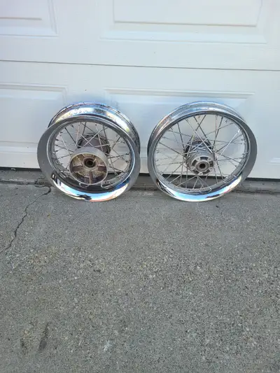 17x3 inch front 16x5 inch rear Came off a 2008 ultra classic Price is 200, cash only, no e-transfers...