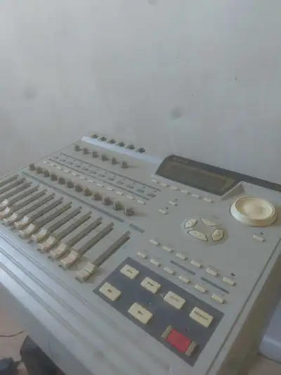AKAI DPS12 Mixer, View more