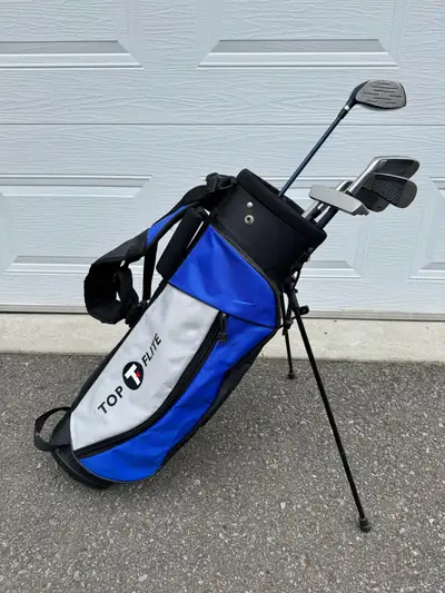 Sac de golf TOP FLITE pour enfant droitier propre, comprend le bois 1 les fers 5-7-9 et un Potter. L...