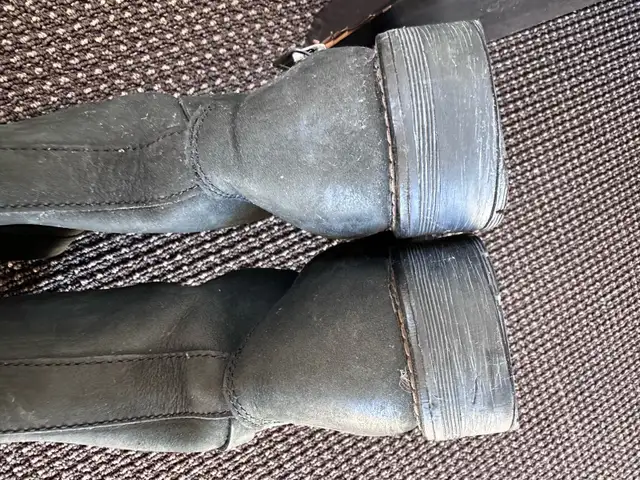 Leather biker boots size 7 women 5 men in Women's - Shoes in Burnaby/New Westminster - Image 8