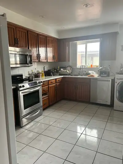 Fully furnished room on main floor for single professional