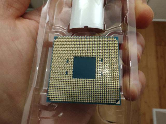 AMD Ryzen 7 1800X, 3.6 GHz,  8-Core Socket AM4 CPU dans Composants de système  à Ville de Montréal - Image 2