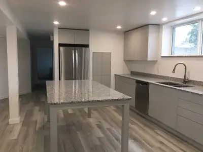 BEAUTIFUL BRIGHT MODERN APARTMENT CENTRALLY LOCATED