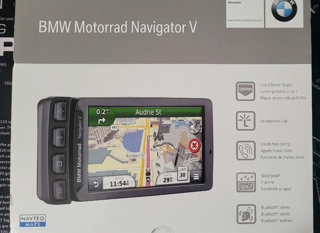 BMW Motorrad Navigator V GPS with cradle in Sport Touring in London