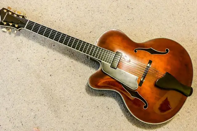 Left-handed Eastman 810ce 7-string archtop guitar and hard case64346710463235121