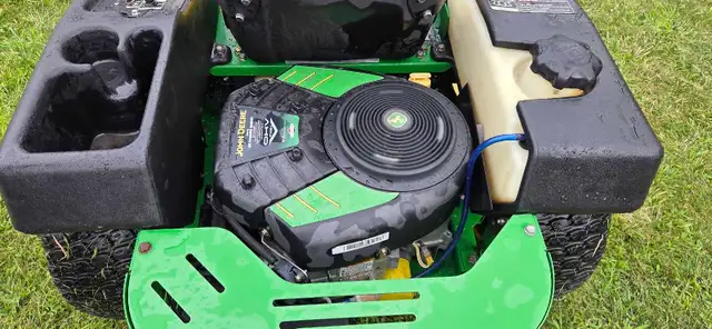 john deere z425 zero turn in Lawnmowers & Leaf Blowers in Leamington - Image 7