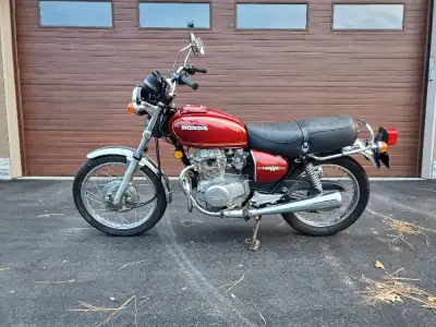 VINTAGE 1979 HONDA HAWK 400 TWIN ONLY 2,642 ORIGINAL KMS KICK STARTS 1ST OR 2ND KICK BEAUTIFUL ORIGI...