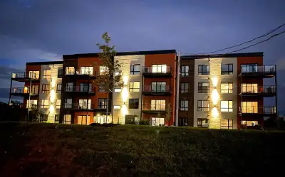 ✨ À QUI LA CHANCE ! ✨Condo neuf Situé à Carignan, 220 de l’aigle, dans le prestigieux projet Le Rivi...