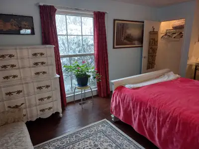 Furnished bachelor apartment close to subway Yonge and York Mills private apartment at first floor w...
