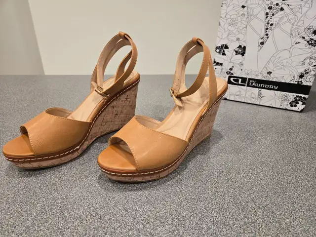 NEW Women's Wedge Sandals, size 9 in Women's - Shoes in Ottawa - Image 2