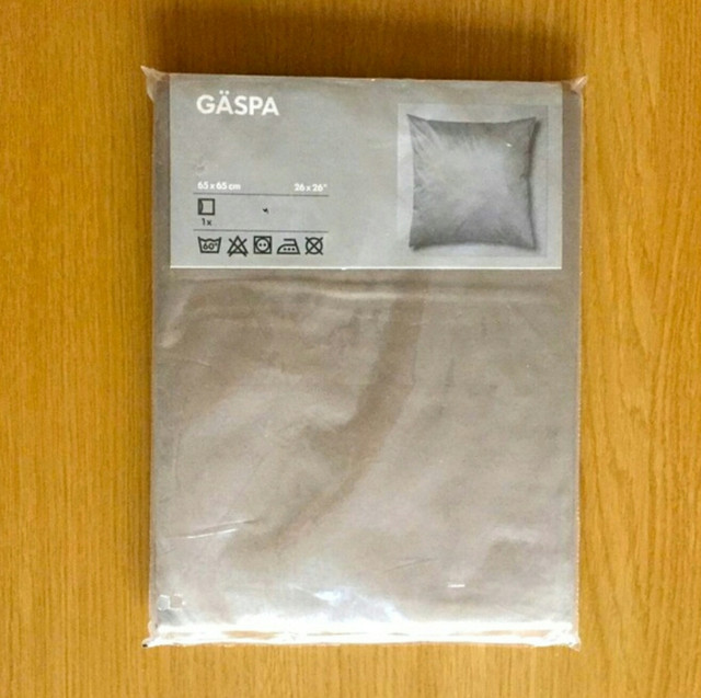BRAND NEW - IKEA Gaspa 100% Cotton Square 26x26" Pillowcase dans Literie  à Ville de Toronto