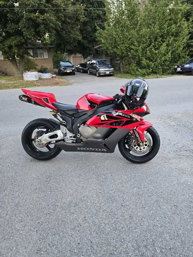 2004 CBR1000RR  in Sport Bikes in Barrie - Image 3