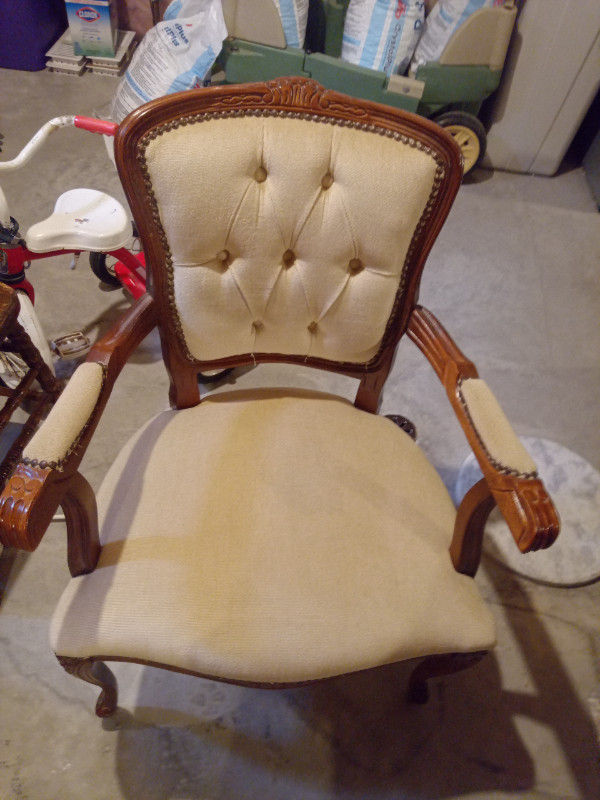 Chair for sale in Chairs & Recliners in Stratford