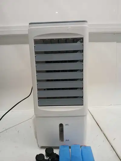 Keep cool this summer with this BW-102Y air cooler! This used air cooler features a 60W rated power...