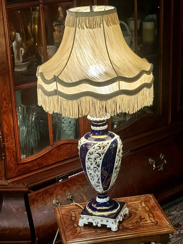 superbe lampe vintage Capodimonte collection 30"h in Indoor Lighting & Fans in City of Montréal - Image 11